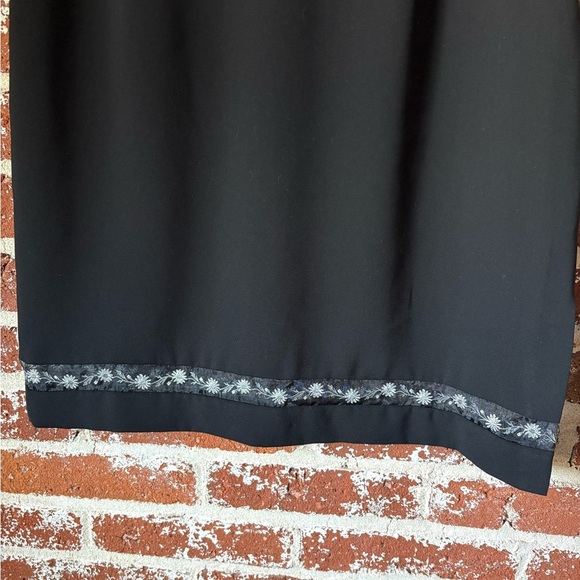 Y2K Freeport Studio Black Knee Length Skirt with Daisy Design at bottom - Picture 2 of 5